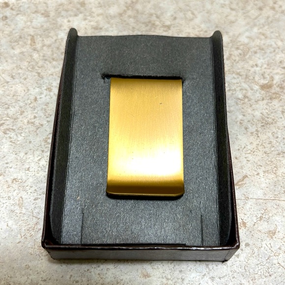 BNWT VINTAGE LAS VEGAS BRASS MONEY CLIP 1970-80s - Picture 2 of 6